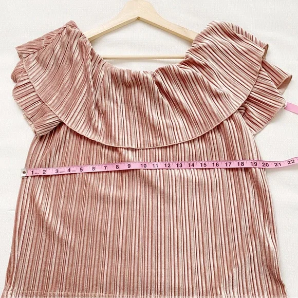 Pink Off Shoulder Velvet Top - Picture 4 of 8